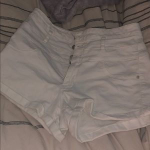 White high wasted shorts